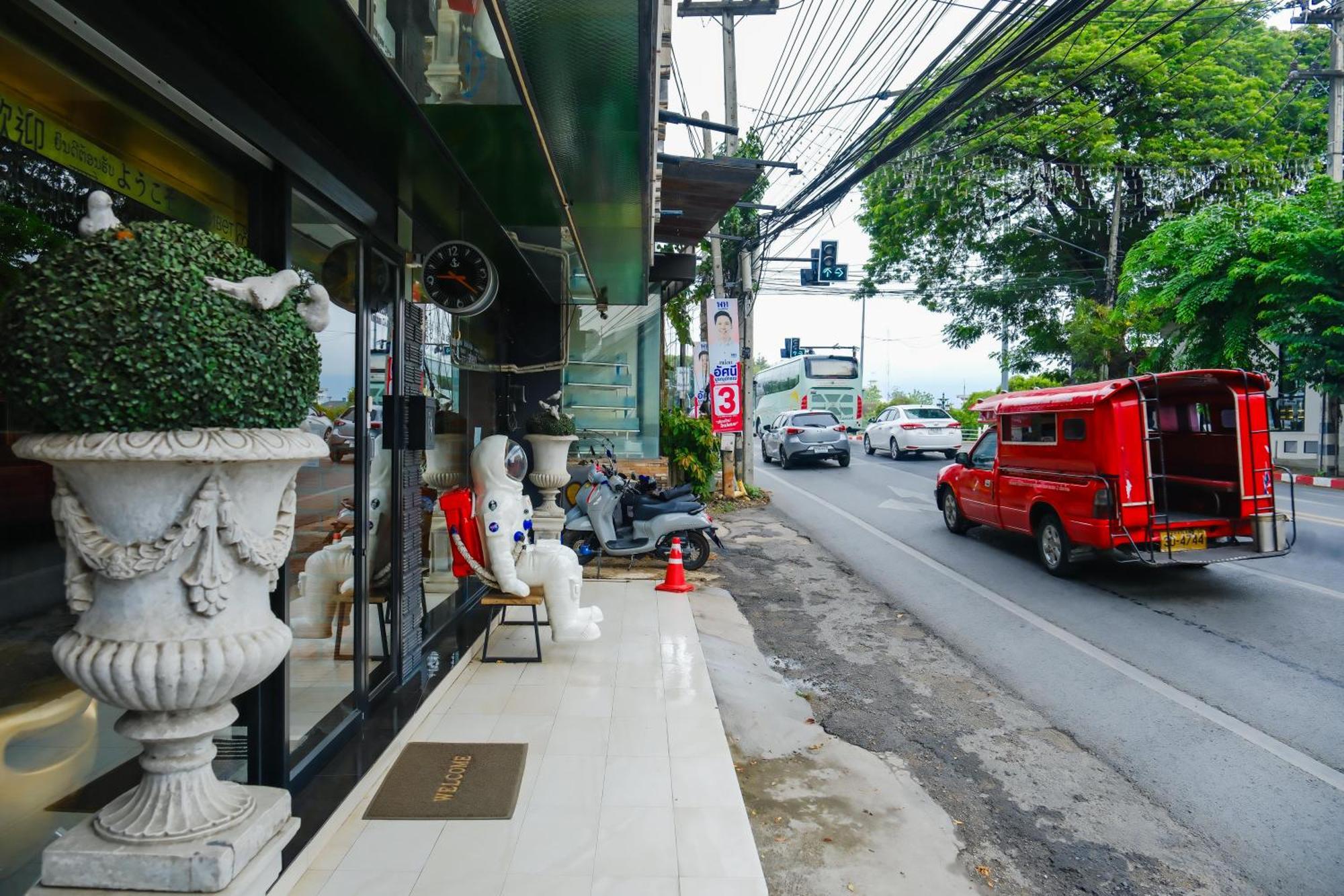Goya Hotel Chiang Mai Exterior foto